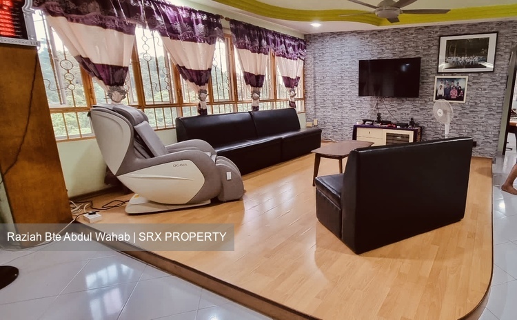 Blk 403 Bukit Batok West Avenue 7 (Bukit Batok), HDB Executive #379857231